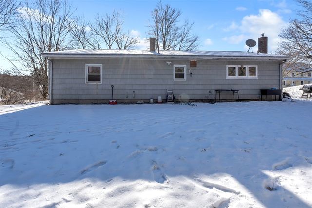 6 Hillside Ave, North Brookfield, MA 01535