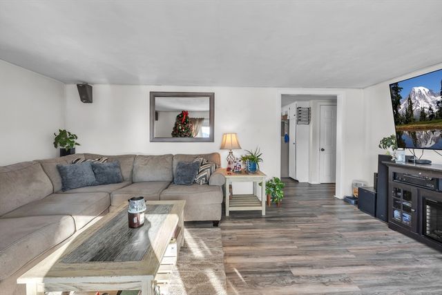 6 Hillside Ave, North Brookfield, MA 01535