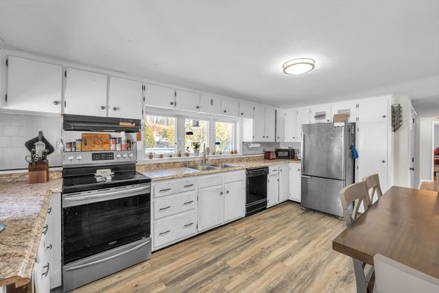 6 Hillside Ave, North Brookfield, MA 01535