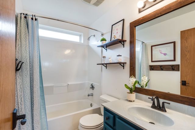 34250 N Wineberry Lane, Round Lake, IL 60073