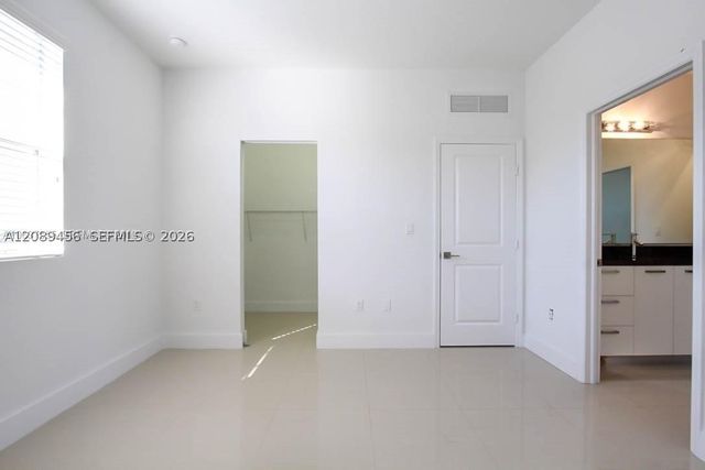 15505 SW 12th Ter 0, Miami, FL 33194