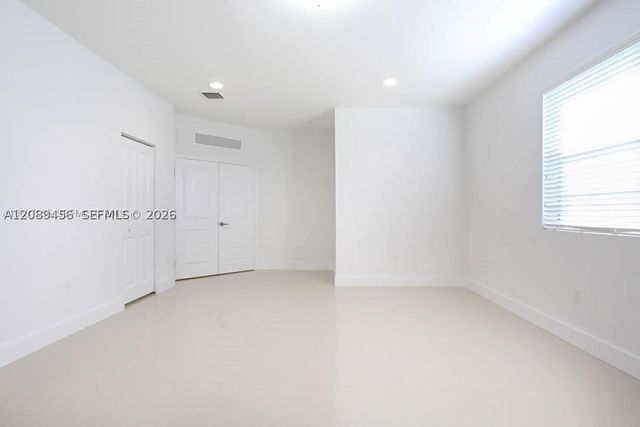 15505 SW 12th Ter 0, Miami, FL 33194