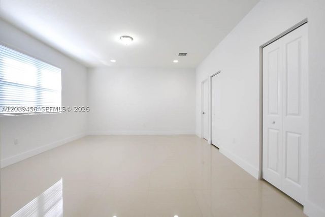 15505 SW 12th Ter 0, Miami, FL 33194