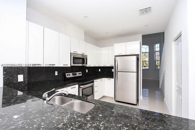 15505 SW 12th Ter 0, Miami, FL 33194