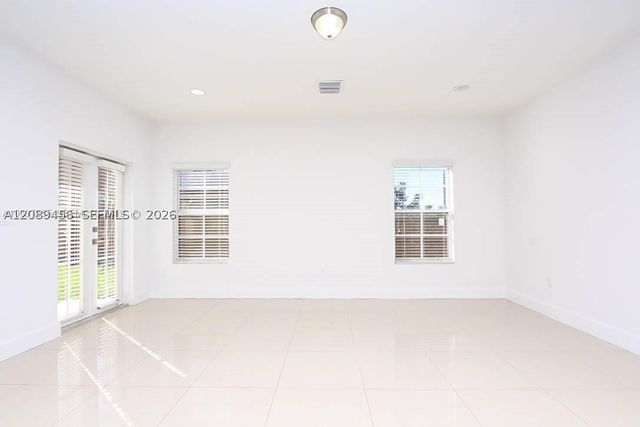 15505 SW 12th Ter 0, Miami, FL 33194