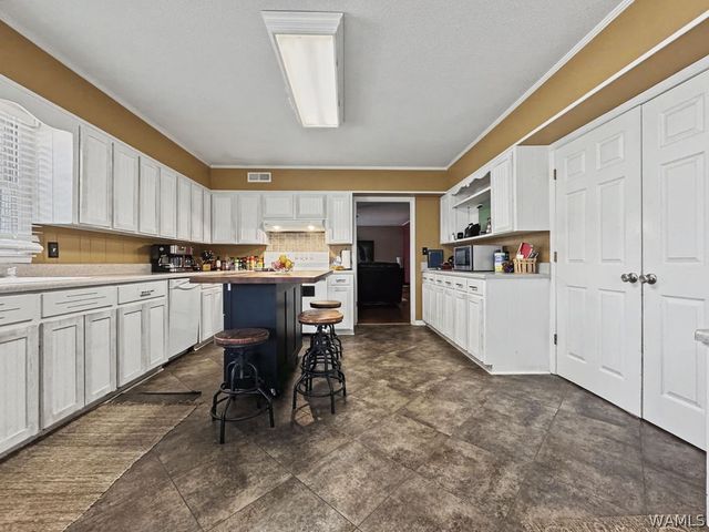 220 4th Street SE, Aliceville, AL 35442