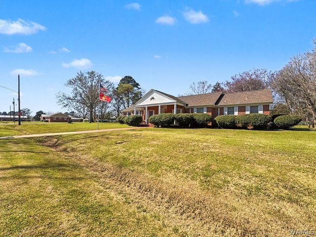 220 4th Street SE, Aliceville, AL 35442