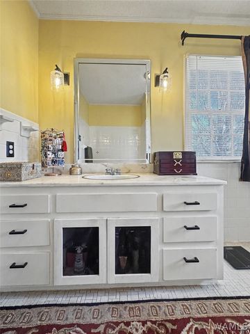 220 4th Street SE, Aliceville, AL 35442