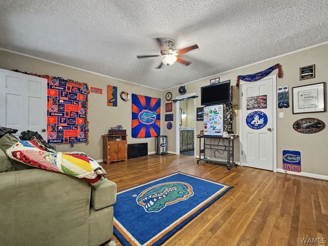 220 4th Street SE, Aliceville, AL 35442