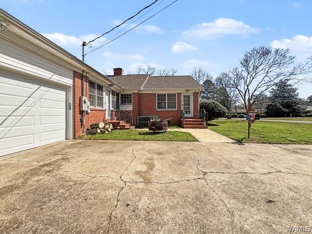 220 4th Street SE, Aliceville, AL 35442