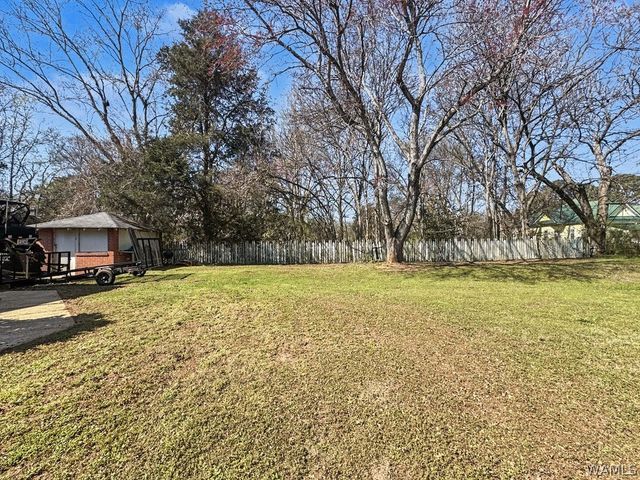 220 4th Street SE, Aliceville, AL 35442