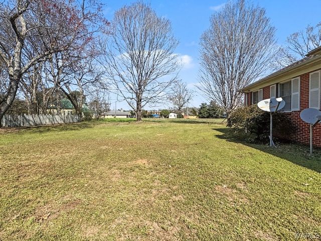 220 4th Street SE, Aliceville, AL 35442