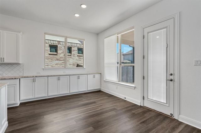 724 Landing LN, Leander, TX 78641