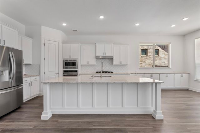 724 Landing LN, Leander, TX 78641