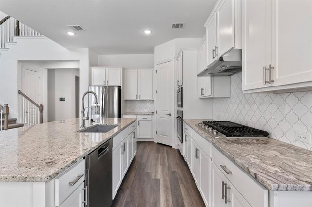 724 Landing LN, Leander, TX 78641