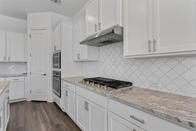 724 Landing LN, Leander, TX 78641