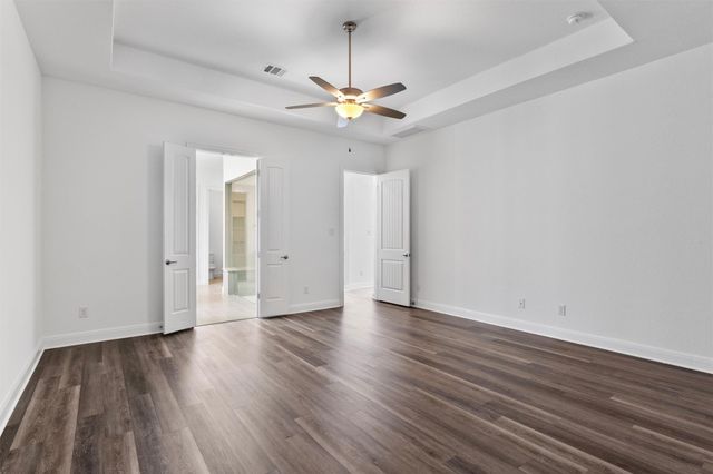 724 Landing LN, Leander, TX 78641