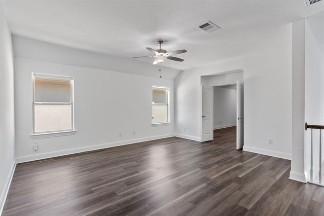 724 Landing LN, Leander, TX 78641