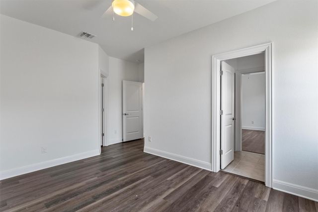 724 Landing LN, Leander, TX 78641
