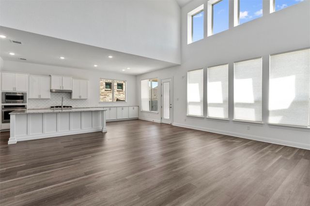 724 Landing LN, Leander, TX 78641