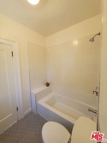 2666 Cimarron Street, Los Angeles, CA 90018