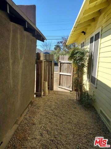 2666 Cimarron Street, Los Angeles, CA 90018