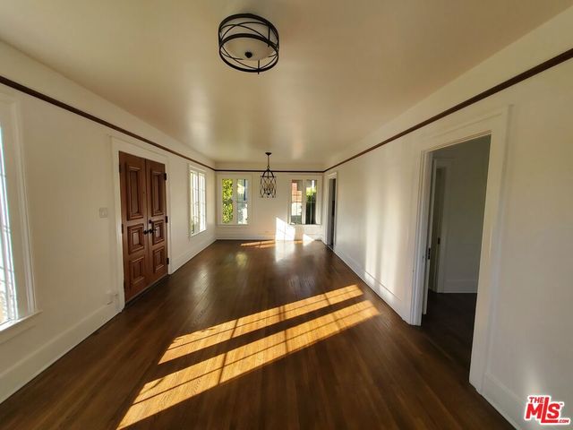 2666 Cimarron Street, Los Angeles, CA 90018