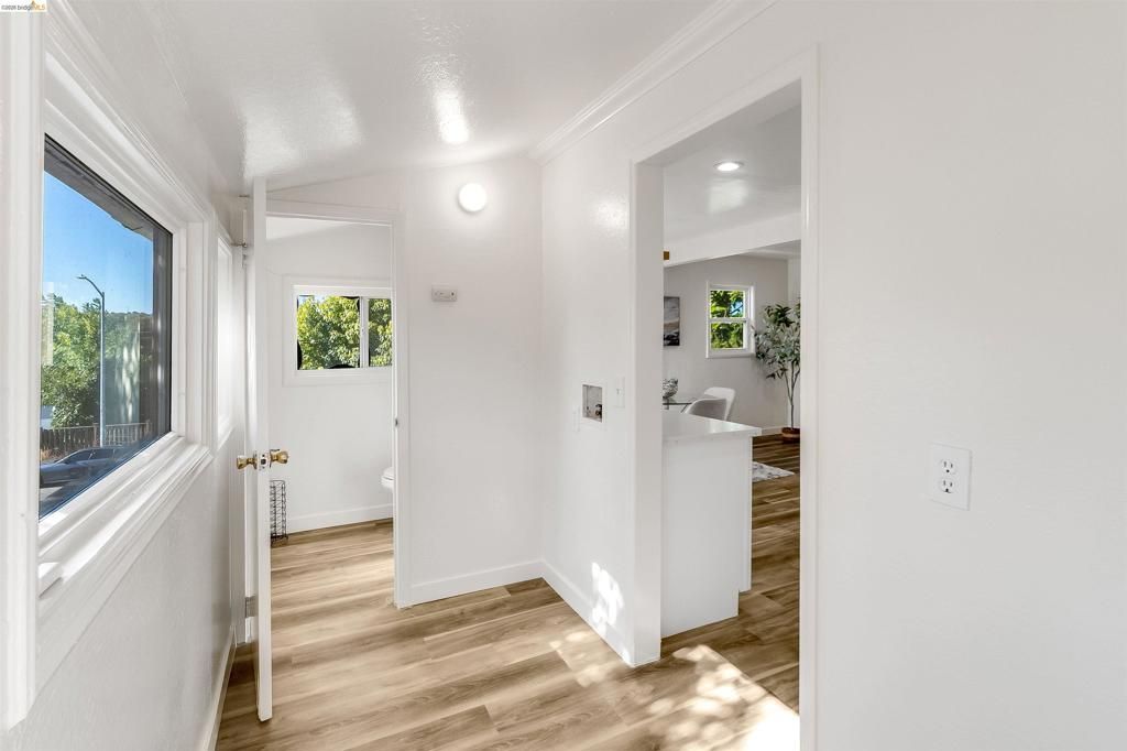 Image 16 of property listing at 826 Benicia Rd, Vallejo, CA 94591