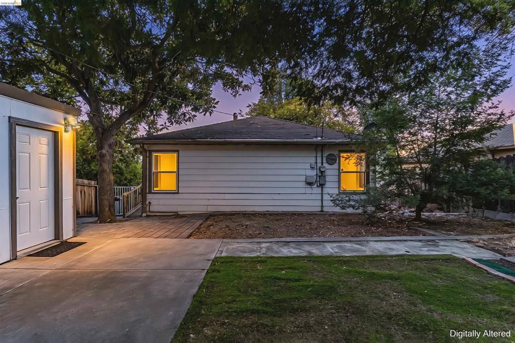 Image 36 of property listing at 826 Benicia Rd, Vallejo, CA 94591