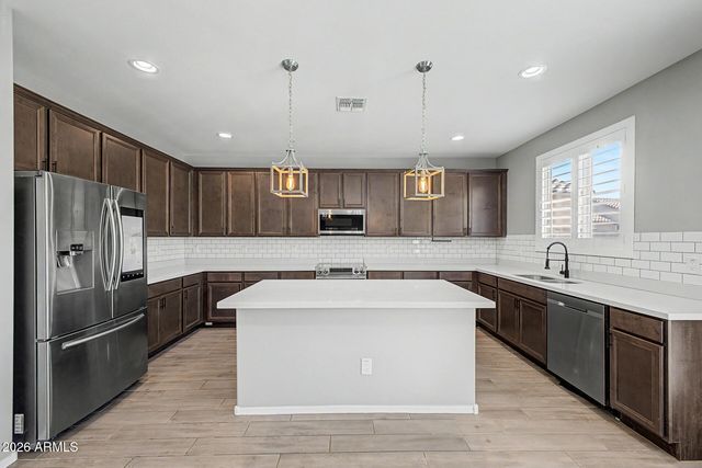 18040 W LOUISE Drive, Surprise, AZ 85387