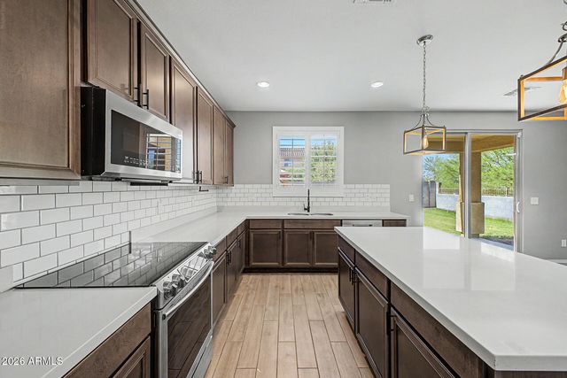 18040 W LOUISE Drive, Surprise, AZ 85387