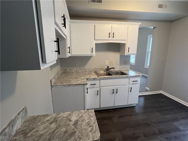 7728 Elton Avenue, Cleveland, OH 44102