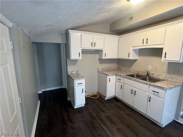 7728 Elton Avenue, Cleveland, OH 44102
