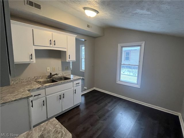7728 Elton Avenue, Cleveland, OH 44102