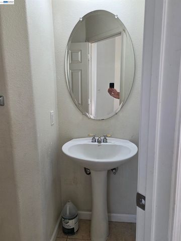 378 Alvarado St, San Leandro, CA 94577
