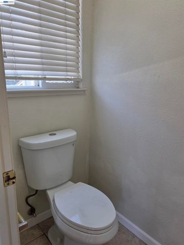 378 Alvarado St, San Leandro, CA 94577
