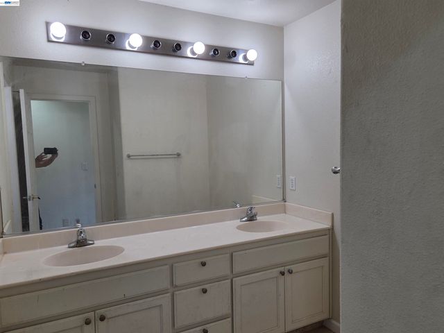 378 Alvarado St, San Leandro, CA 94577