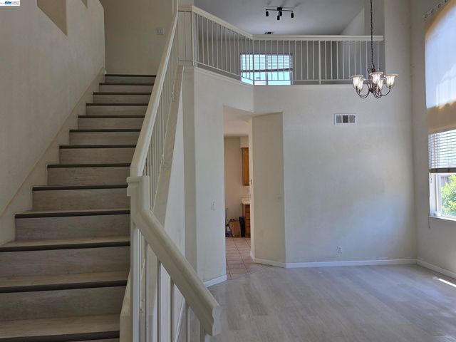 378 Alvarado St, San Leandro, CA 94577