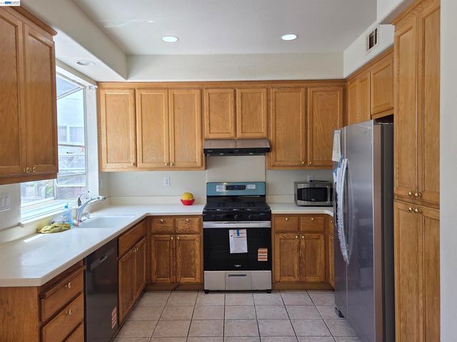 378 Alvarado St, San Leandro, CA 94577