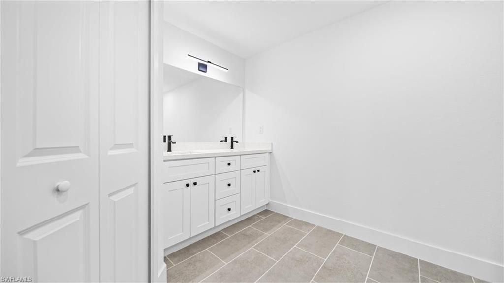 Image 11 of property listing at 55 Wilmington PKWY, Cape Coral, FL 33993