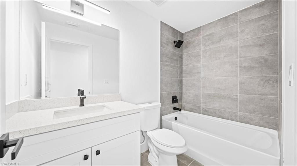 Image 21 of property listing at 55 Wilmington PKWY, Cape Coral, FL 33993