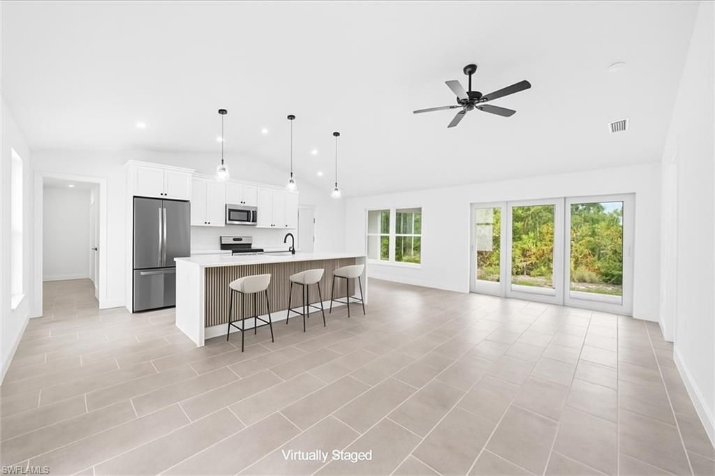 Image 4 of property listing at 55 Wilmington PKWY, Cape Coral, FL 33993