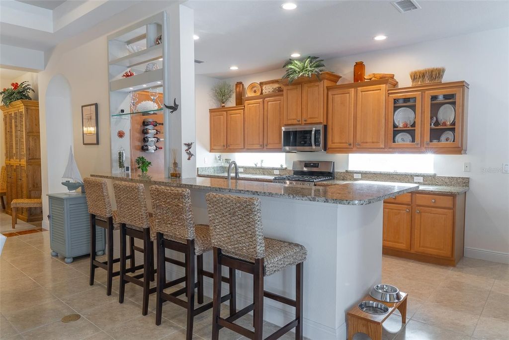 Image 11 of property listing at 570 CRANE PRAIRIE WAY, Osprey, FL 34229