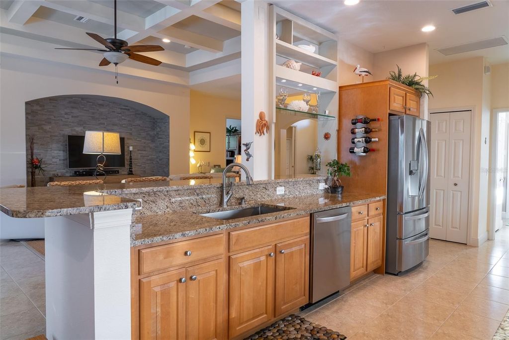 Image 12 of property listing at 570 CRANE PRAIRIE WAY, Osprey, FL 34229