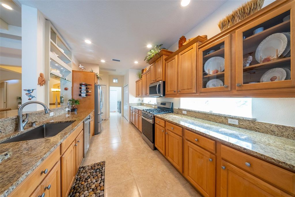 Image 14 of property listing at 570 CRANE PRAIRIE WAY, Osprey, FL 34229