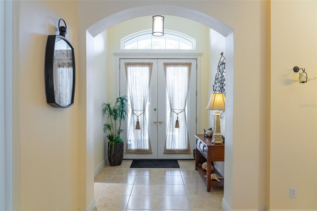 Image 3 of property listing at 570 CRANE PRAIRIE WAY, Osprey, FL 34229