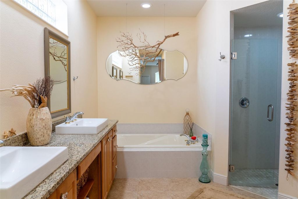 Image 22 of property listing at 570 CRANE PRAIRIE WAY, Osprey, FL 34229