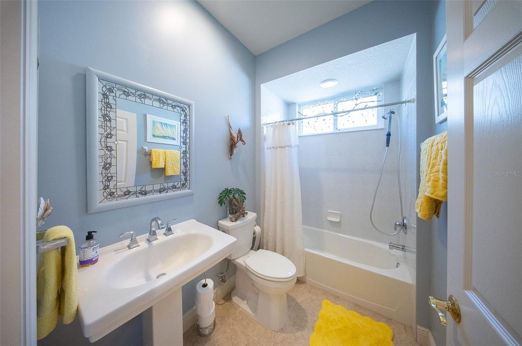 Image 24 of property listing at 570 CRANE PRAIRIE WAY, Osprey, FL 34229