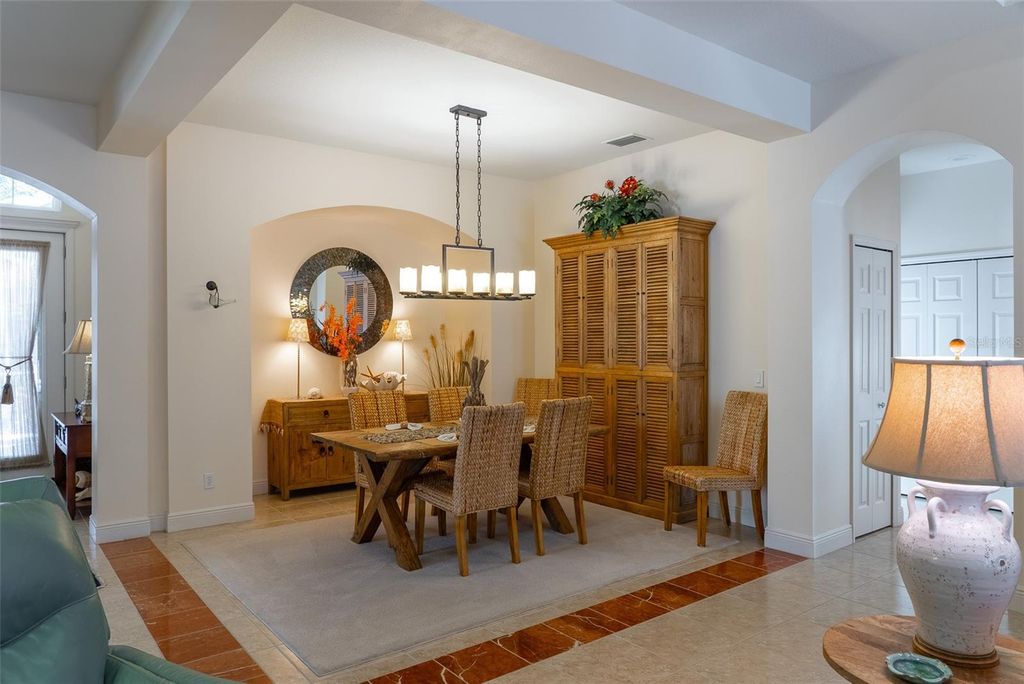 Image 8 of property listing at 570 CRANE PRAIRIE WAY, Osprey, FL 34229