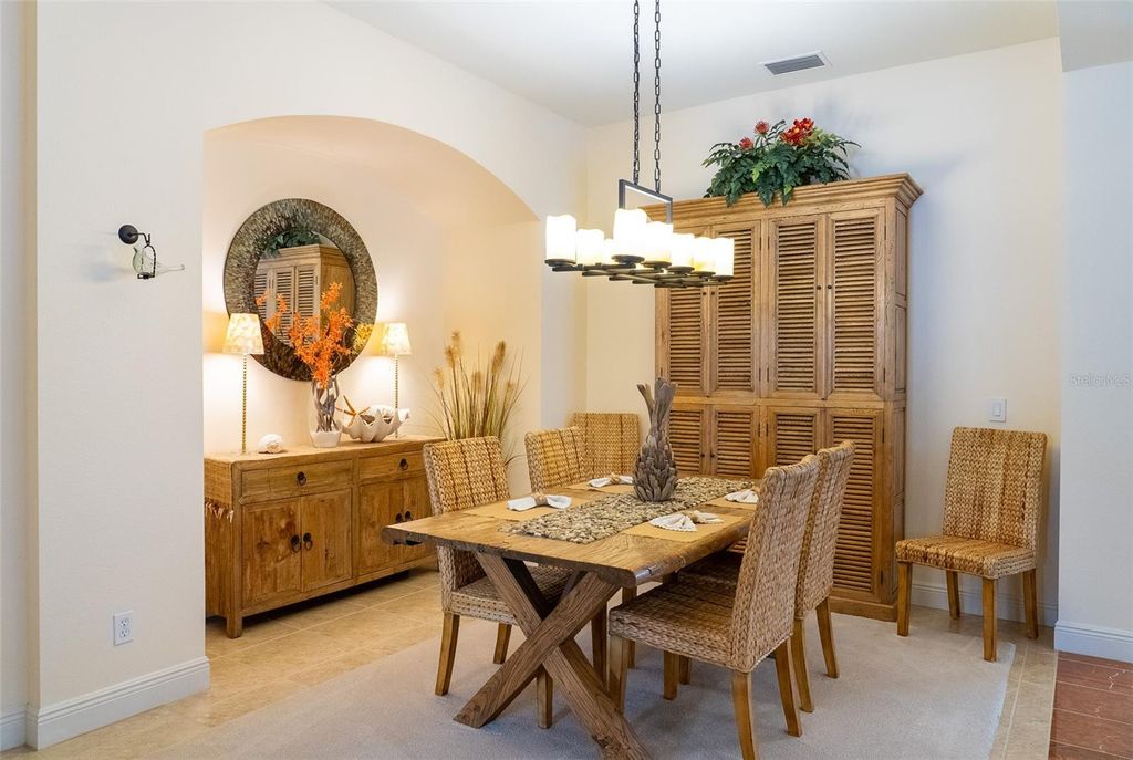 Image 9 of property listing at 570 CRANE PRAIRIE WAY, Osprey, FL 34229